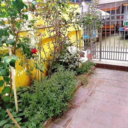 アパート Urban Garden Hideaway ヴァルナ